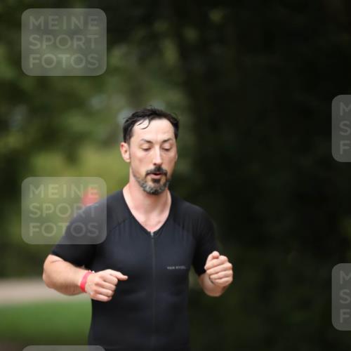 30.08.2026 - Elbe Triathlon Hamburg Antke Förster http://msf.ph/oto/10099511 30.08.2026 10:55:18 Laufen 629 meine-sportfotos.de