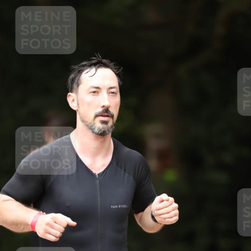 30.08.2026 - Elbe Triathlon Hamburg Antke Förster http://msf.ph/oto/10099513 30.08.2026 10:55:19 Laufen 629 meine-sportfotos.de