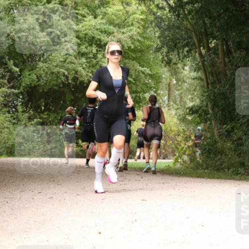 30.08.2026 - Elbe Triathlon Hamburg Antke Förster http://msf.ph/oto/10099514 30.08.2026 10:59:04 Laufen  meine-sportfotos.de