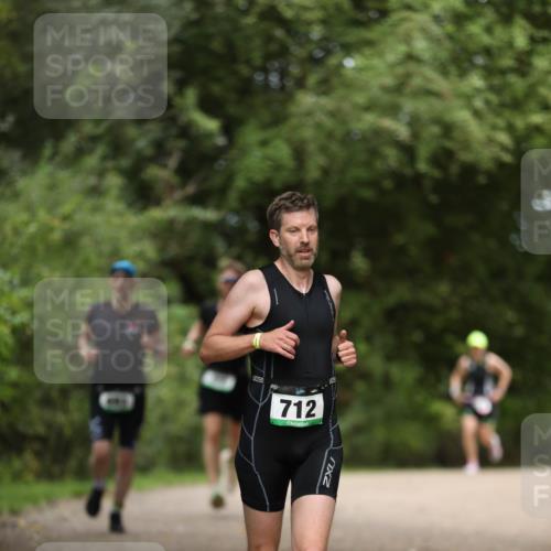 30.08.2026 - Elbe Triathlon Hamburg Antke Förster http://msf.ph/oto/10099523 30.08.2026 10:55:28 Laufen 712 meine-sportfotos.de