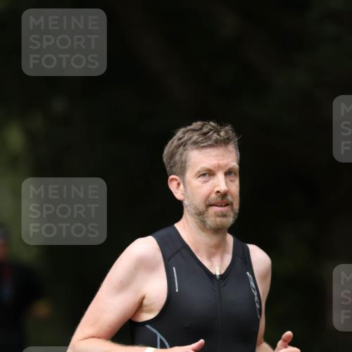 30.08.2026 - Elbe Triathlon Hamburg Antke Förster http://msf.ph/oto/10099531 30.08.2026 10:55:31 Laufen 712 meine-sportfotos.de
