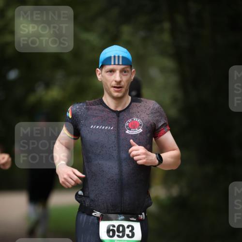 30.08.2026 - Elbe Triathlon Hamburg Antke Förster http://msf.ph/oto/10099537 30.08.2026 10:55:34 Laufen 693 meine-sportfotos.de