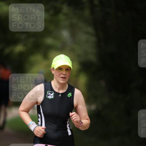 30.08.2026 - Elbe Triathlon Hamburg Antke Förster http://msf.ph/oto/10099551 30.08.2026 10:55:41 Laufen 259 meine-sportfotos.de