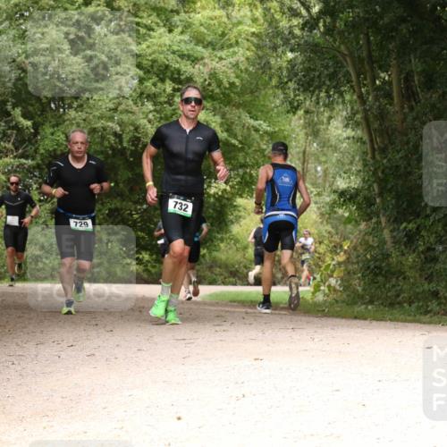 30.08.2026 - Elbe Triathlon Hamburg Antke Förster http://msf.ph/oto/10099570 30.08.2026 10:59:59 Laufen 729, 732 meine-sportfotos.de