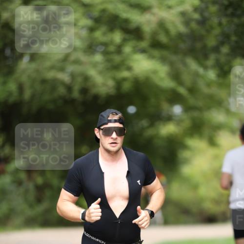 30.08.2026 - Elbe Triathlon Hamburg Antke Förster http://msf.ph/oto/10099577 30.08.2026 10:56:12 Laufen 480 meine-sportfotos.de