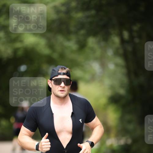 30.08.2026 - Elbe Triathlon Hamburg Antke Förster http://msf.ph/oto/10099579 30.08.2026 10:56:13 Laufen 480 meine-sportfotos.de
