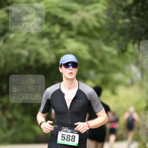 30.08.2026 - Elbe Triathlon Hamburg Antke Förster http://msf.ph/oto/10099585 30.08.2026 10:56:17 Laufen 588 meine-sportfotos.de