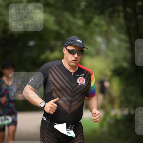 30.08.2026 - Elbe Triathlon Hamburg Antke Förster http://msf.ph/oto/10099593 30.08.2026 10:56:28 Laufen 3, 1910 meine-sportfotos.de