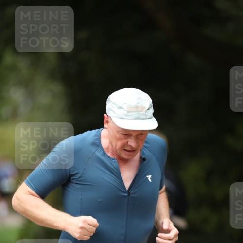 30.08.2026 - Elbe Triathlon Hamburg Antke Förster http://msf.ph/oto/10099611 30.08.2026 10:56:37 Laufen 687 meine-sportfotos.de