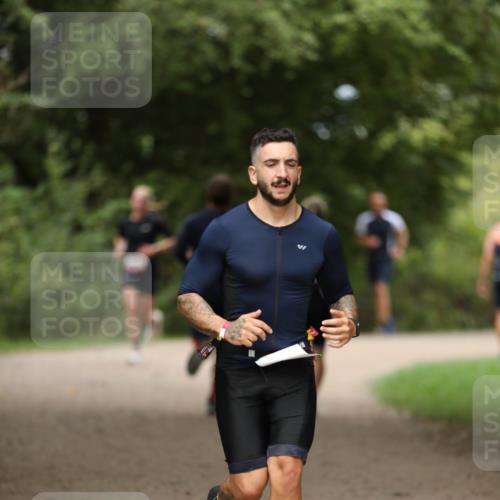30.08.2026 - Elbe Triathlon Hamburg Antke Förster http://msf.ph/oto/10099615 30.08.2026 10:56:44 Laufen  meine-sportfotos.de