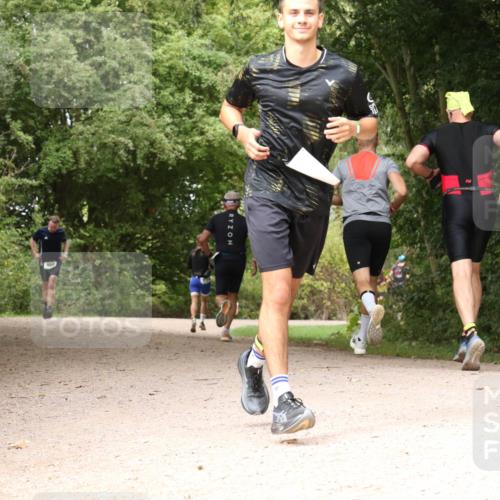 30.08.2026 - Elbe Triathlon Hamburg Antke Förster http://msf.ph/oto/10099626 30.08.2026 11:00:28 Laufen  meine-sportfotos.de