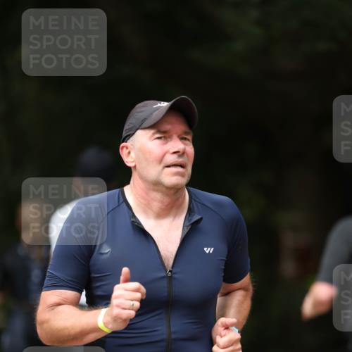 30.08.2026 - Elbe Triathlon Hamburg Antke Förster http://msf.ph/oto/10099651 30.08.2026 10:57:05 Laufen 734 meine-sportfotos.de