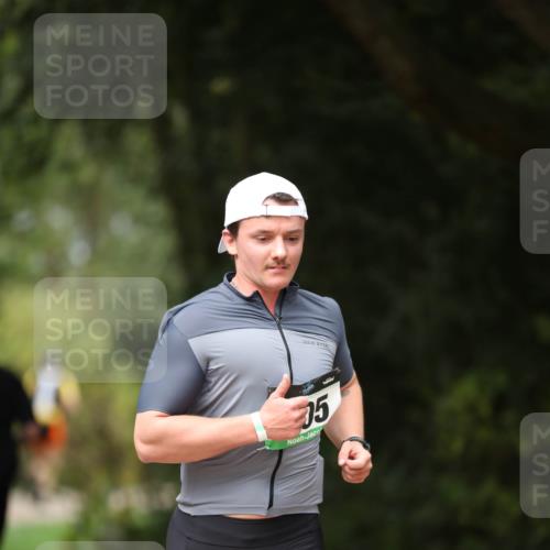 30.08.2026 - Elbe Triathlon Hamburg Antke Förster http://msf.ph/oto/10099657 30.08.2026 10:57:09 Laufen 35 meine-sportfotos.de