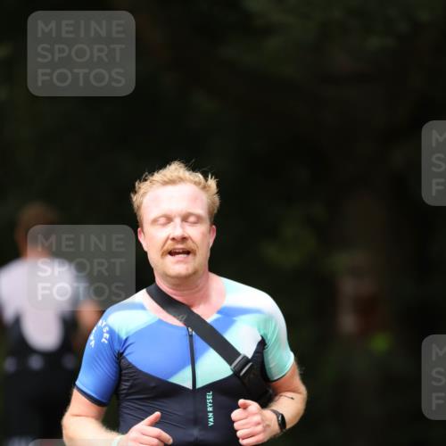 30.08.2026 - Elbe Triathlon Hamburg Antke Förster http://msf.ph/oto/10099671 30.08.2026 10:57:14 Laufen 484 meine-sportfotos.de