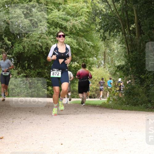 30.08.2026 - Elbe Triathlon Hamburg Antke Förster http://msf.ph/oto/10099676 30.08.2026 11:00:55 Laufen 872, 881 meine-sportfotos.de