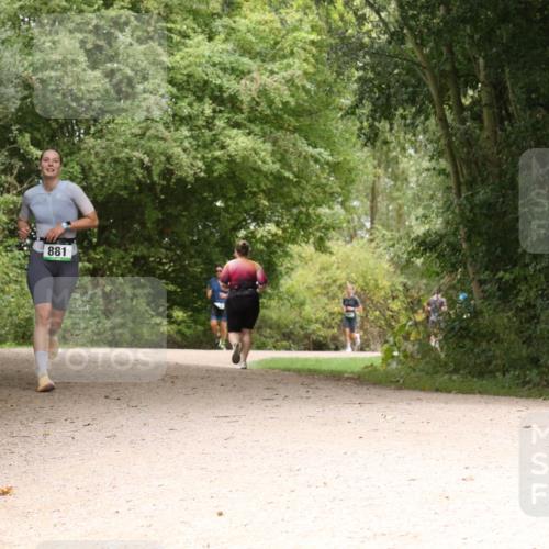 30.08.2026 - Elbe Triathlon Hamburg Antke Förster http://msf.ph/oto/10099682 30.08.2026 11:00:57 Laufen 563, 881 meine-sportfotos.de
