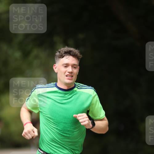 30.08.2026 - Elbe Triathlon Hamburg Antke Förster http://msf.ph/oto/10099687 30.08.2026 10:57:29 Laufen 1 meine-sportfotos.de