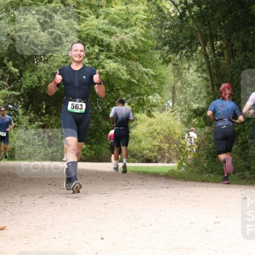 30.08.2026 - Elbe Triathlon Hamburg Antke Förster http://msf.ph/oto/10099692 30.08.2026 11:01:02 Laufen 716, 563, 83 meine-sportfotos.de
