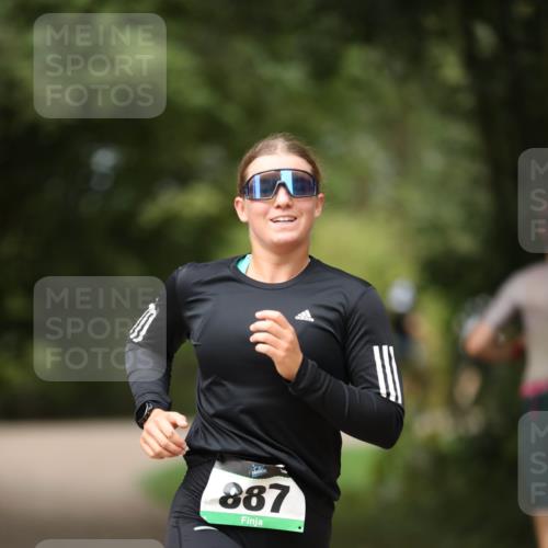30.08.2026 - Elbe Triathlon Hamburg Antke Förster http://msf.ph/oto/10099697 30.08.2026 10:57:33 Laufen 887 meine-sportfotos.de