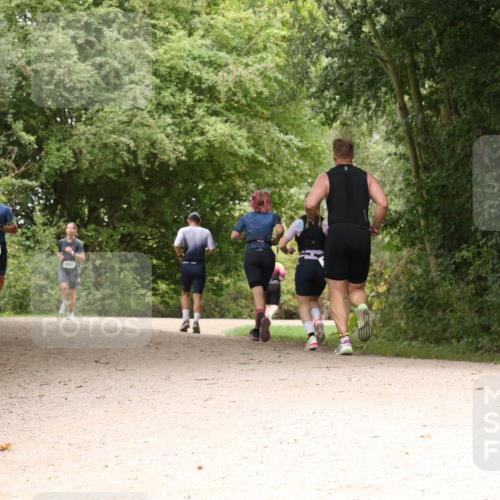 30.08.2026 - Elbe Triathlon Hamburg Antke Förster http://msf.ph/oto/10099700 30.08.2026 11:01:04 Laufen 716 meine-sportfotos.de