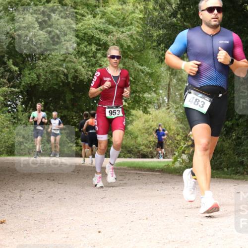 30.08.2026 - Elbe Triathlon Hamburg Antke Förster http://msf.ph/oto/10099732 30.08.2026 11:01:27 Laufen 953, 483 meine-sportfotos.de