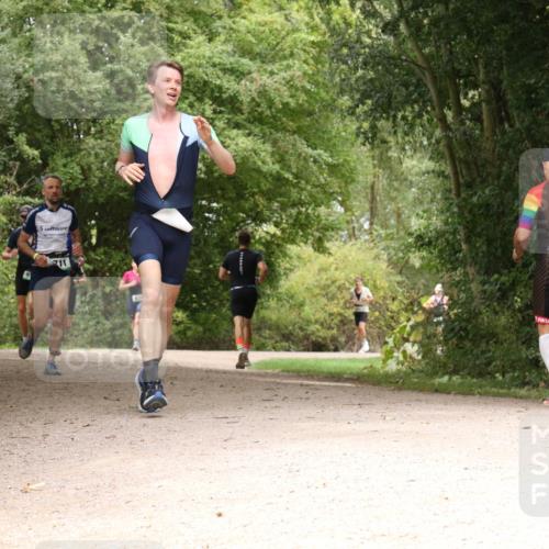 30.08.2026 - Elbe Triathlon Hamburg Antke Förster http://msf.ph/oto/10099742 30.08.2026 11:01:35 Laufen  meine-sportfotos.de