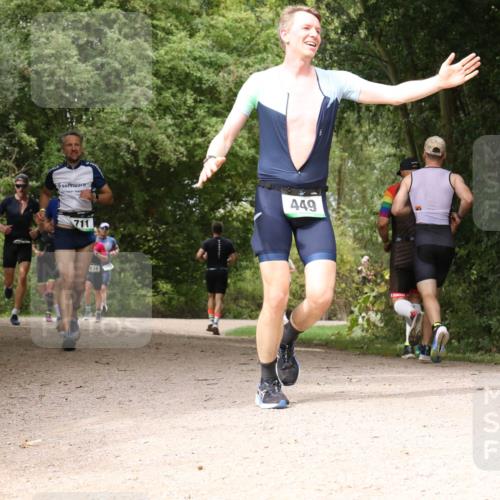 30.08.2026 - Elbe Triathlon Hamburg Antke Förster http://msf.ph/oto/10099746 30.08.2026 11:01:36 Laufen 711, 449, 874 meine-sportfotos.de