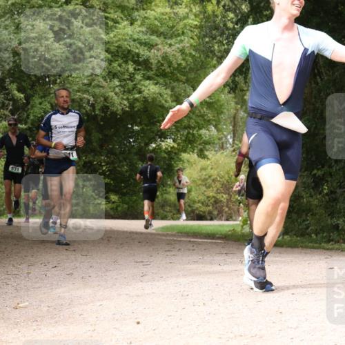 30.08.2026 - Elbe Triathlon Hamburg Antke Förster http://msf.ph/oto/10099748 30.08.2026 11:01:36 Laufen 531 meine-sportfotos.de