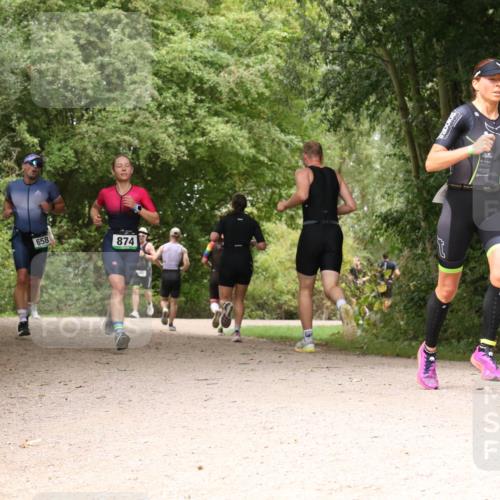 30.08.2026 - Elbe Triathlon Hamburg Antke Förster http://msf.ph/oto/10099766 30.08.2026 11:01:42 Laufen 658, 874 meine-sportfotos.de