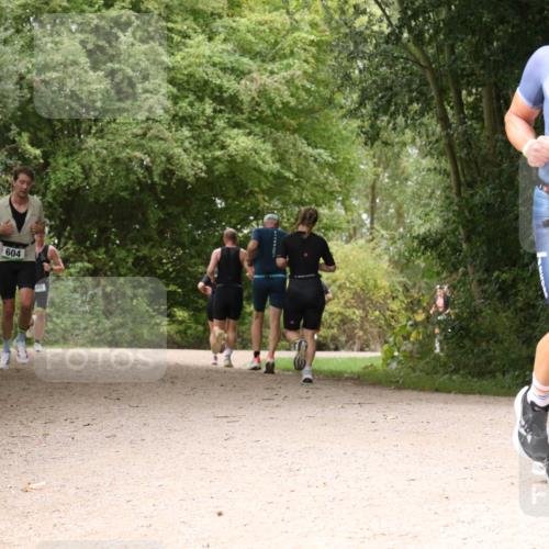 30.08.2026 - Elbe Triathlon Hamburg Antke Förster http://msf.ph/oto/10099780 30.08.2026 11:01:46 Laufen 604, 658 meine-sportfotos.de
