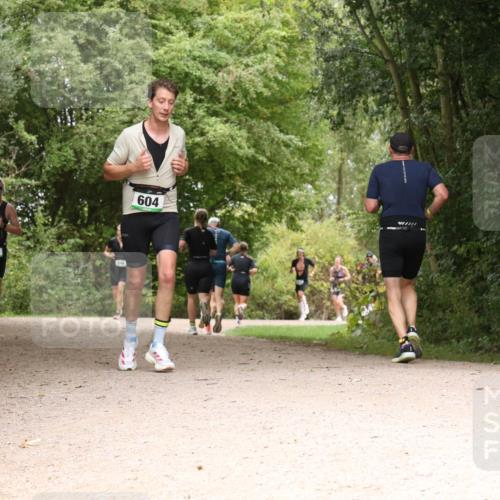 30.08.2026 - Elbe Triathlon Hamburg Antke Förster http://msf.ph/oto/10099784 30.08.2026 11:01:48 Laufen 680, 604 meine-sportfotos.de