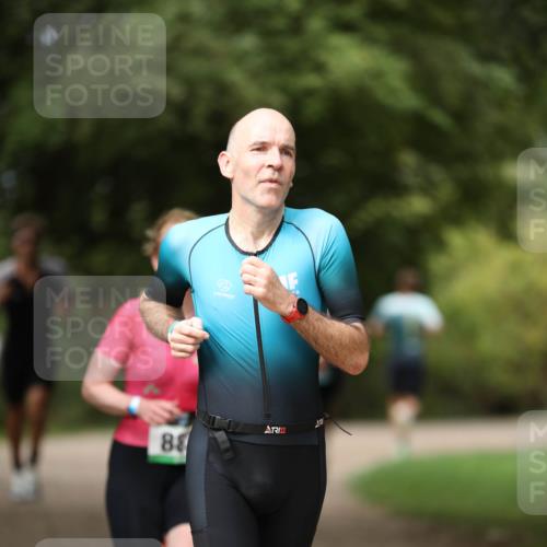 30.08.2026 - Elbe Triathlon Hamburg Antke Förster http://msf.ph/oto/10099785 30.08.2026 10:58:44 Laufen 88, 38, 11 meine-sportfotos.de