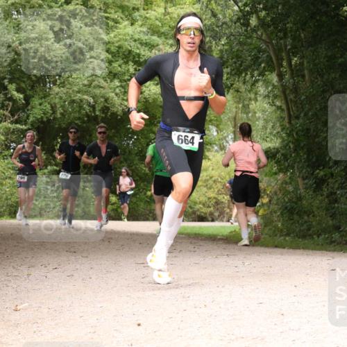 30.08.2026 - Elbe Triathlon Hamburg Antke Förster http://msf.ph/oto/10099812 30.08.2026 11:01:59 Laufen 299, 976, 664 meine-sportfotos.de