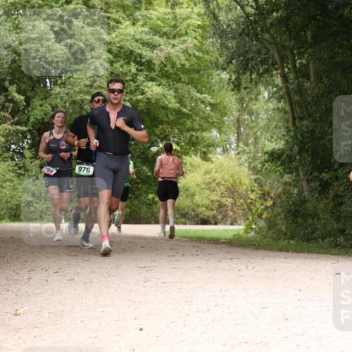 30.08.2026 - Elbe Triathlon Hamburg Antke Förster http://msf.ph/oto/10099818 30.08.2026 11:02:02 Laufen 299, 976 meine-sportfotos.de