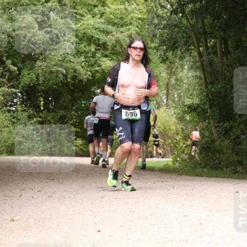 30.08.2026 - Elbe Triathlon Hamburg Antke Förster http://msf.ph/oto/10099840 30.08.2026 11:02:13 Laufen 10, 696 meine-sportfotos.de