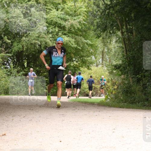 30.08.2026 - Elbe Triathlon Hamburg Antke Förster http://msf.ph/oto/10099864 30.08.2026 11:02:38 Laufen 564 meine-sportfotos.de