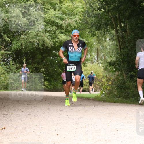 30.08.2026 - Elbe Triathlon Hamburg Antke Förster http://msf.ph/oto/10099866 30.08.2026 11:02:39 Laufen 554, 673 meine-sportfotos.de