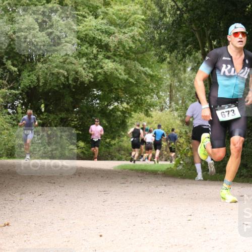30.08.2026 - Elbe Triathlon Hamburg Antke Förster http://msf.ph/oto/10099870 30.08.2026 11:02:40 Laufen 554, 673 meine-sportfotos.de