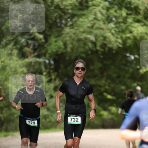30.08.2026 - Elbe Triathlon Hamburg Antke Förster http://msf.ph/oto/10099875 30.08.2026 10:59:58 Laufen 729, 732 meine-sportfotos.de