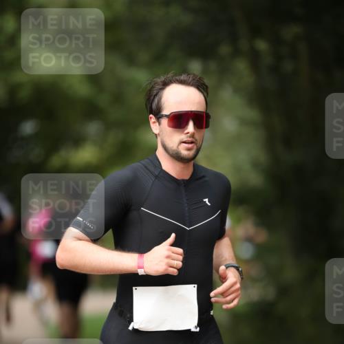 30.08.2026 - Elbe Triathlon Hamburg Antke Förster http://msf.ph/oto/10099895 30.08.2026 11:00:06 Laufen  meine-sportfotos.de