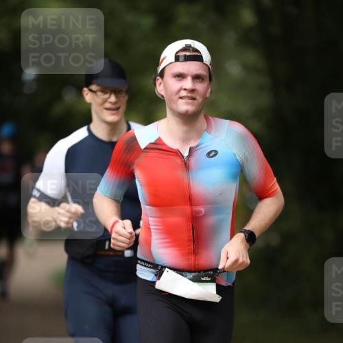 30.08.2026 - Elbe Triathlon Hamburg Antke Förster http://msf.ph/oto/10099913 30.08.2026 11:00:19 Laufen  meine-sportfotos.de