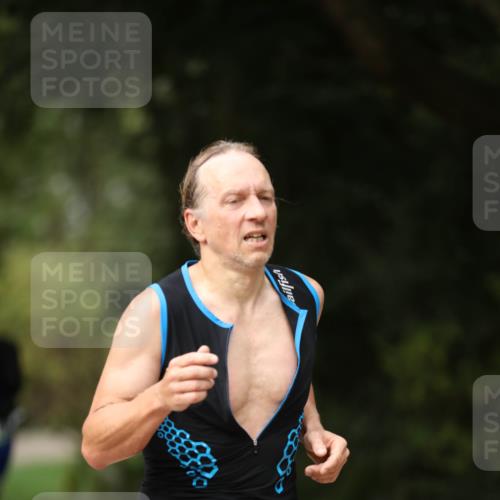 30.08.2026 - Elbe Triathlon Hamburg Antke Förster http://msf.ph/oto/10099923 30.08.2026 11:00:23 Laufen  meine-sportfotos.de