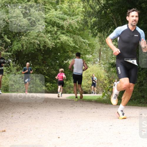 30.08.2026 - Elbe Triathlon Hamburg Antke Förster http://msf.ph/oto/10099932 30.08.2026 11:03:14 Laufen 414 meine-sportfotos.de