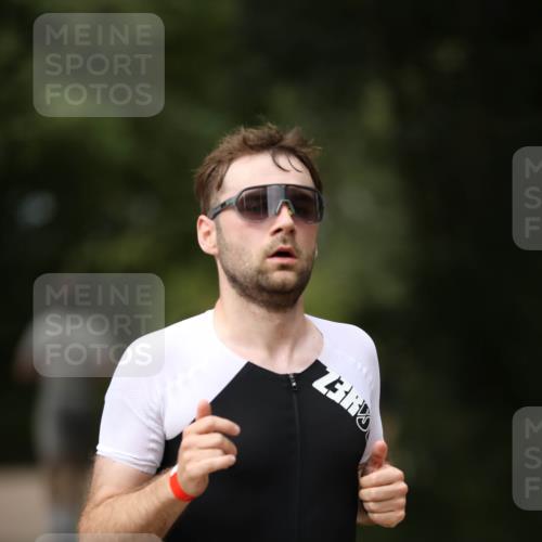 30.08.2026 - Elbe Triathlon Hamburg Antke Förster http://msf.ph/oto/10099981 30.08.2026 11:00:53 Laufen 23, 408 meine-sportfotos.de