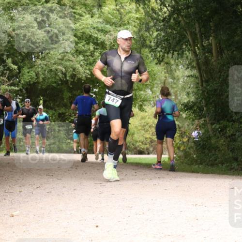 30.08.2026 - Elbe Triathlon Hamburg Antke Förster http://msf.ph/oto/10099982 30.08.2026 11:03:37 Laufen 662, 747 meine-sportfotos.de