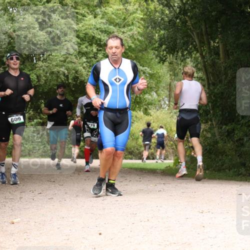 30.08.2026 - Elbe Triathlon Hamburg Antke Förster http://msf.ph/oto/10099998 30.08.2026 11:03:44 Laufen 609, 779 meine-sportfotos.de