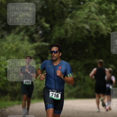 30.08.2026 - Elbe Triathlon Hamburg Antke Förster http://msf.ph/oto/10100011 30.08.2026 11:01:08 Laufen 716, 17709 meine-sportfotos.de