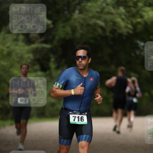 30.08.2026 - Elbe Triathlon Hamburg Antke Förster http://msf.ph/oto/10100013 30.08.2026 11:01:09 Laufen 0100, 716 meine-sportfotos.de