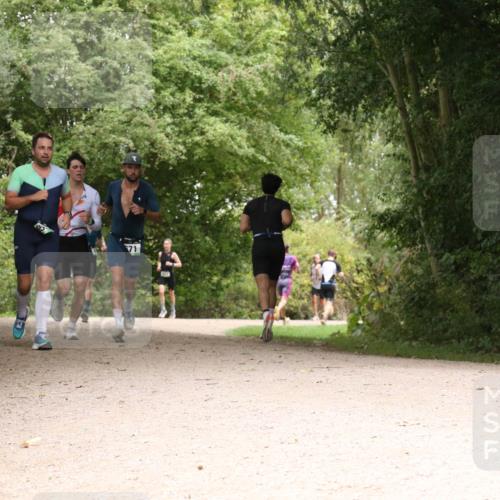 30.08.2026 - Elbe Triathlon Hamburg Antke Förster http://msf.ph/oto/10100014 30.08.2026 11:04:02 Laufen 71 meine-sportfotos.de