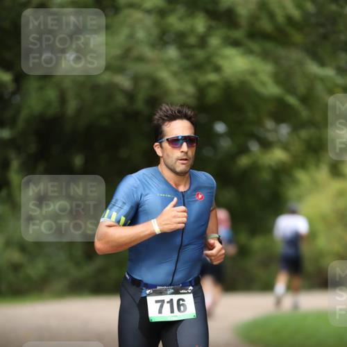 30.08.2026 - Elbe Triathlon Hamburg Antke Förster http://msf.ph/oto/10100015 30.08.2026 11:01:10 Laufen 716 meine-sportfotos.de